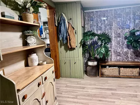 Entry Way - 1302 Dover Ave, Dover, OH 44622 photo 3 of 3