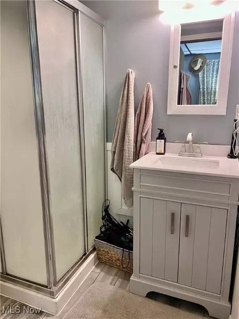 Bath - 1302 Dover Ave, Dover, OH 44622 photo 1 of 3