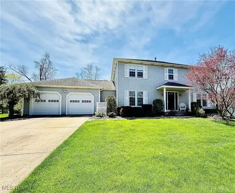 136 Sunset Dr, Hudson, OH 44236