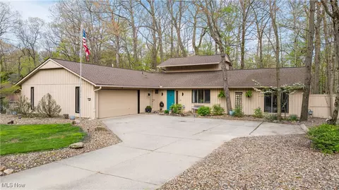 17653 Falling Leaves Rd, Strongsville, OH 44136