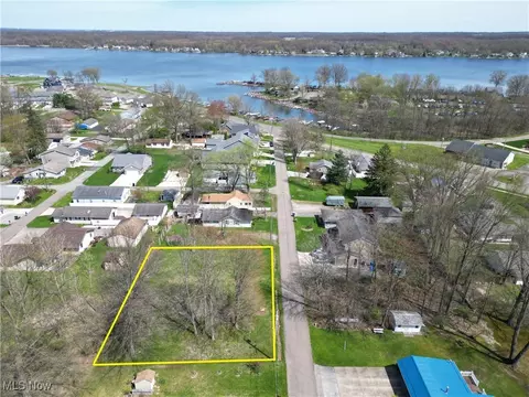 Denver Drive, Lake Milton, OH 44429