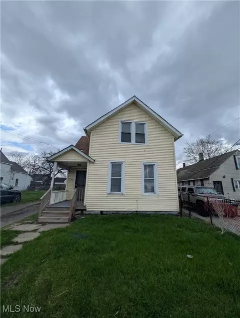 3369 E 49th St, Cleveland, OH 44127