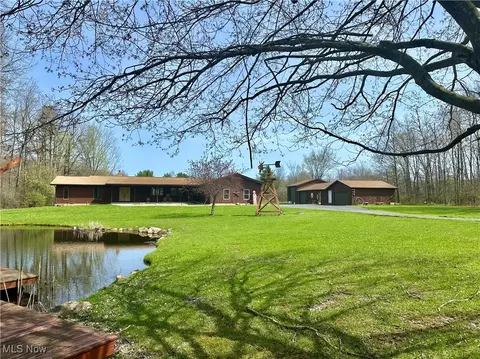 4955 Cadwallader Sonk Rd, Vienna, OH 44473
