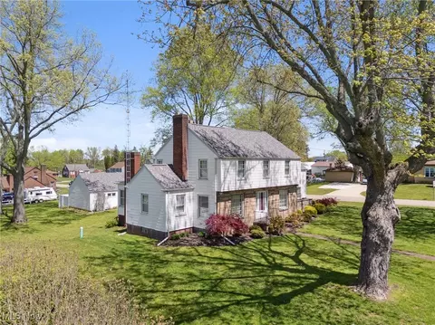 3307 Lincoln St E, Canton, OH 44707 photo 2