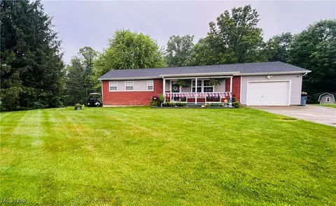 4999 Paragon Dr SE, New Lexington, OH 43764