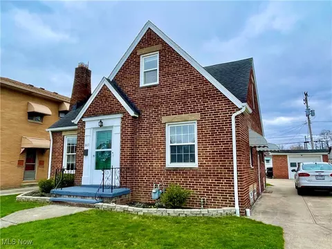 3437 Parklane Dr, Parma, OH 44134
