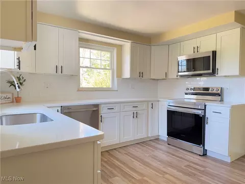 2522 River Rd, Willoughby Hills, OH 44094 photo 11