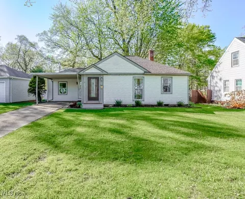 160 Rowmont Rd SW, Massillon, OH 44646