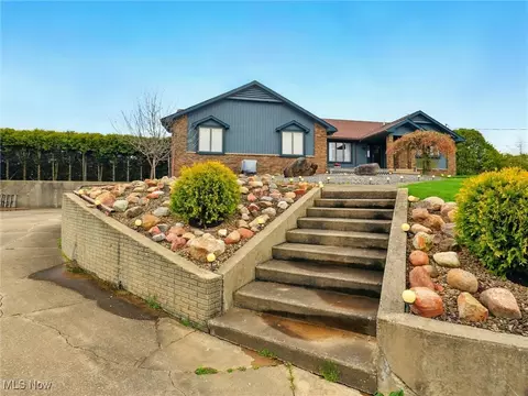 5901 Gibbs Rd, Andover, OH 44003