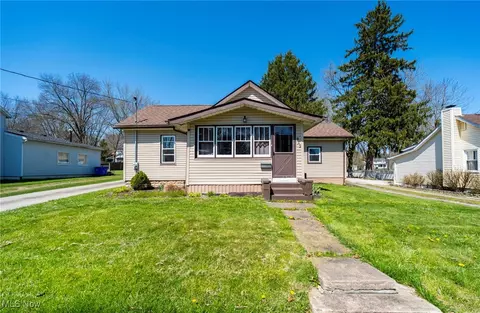 812 Mill Rd, Ravenna, OH 44266