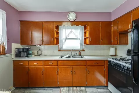 1213 Clifton Ave, Akron, OH 44310 photo 8