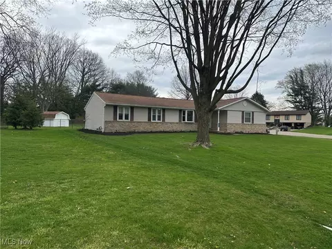 5325 Cherokee Ave NW, North Canton, OH 44720