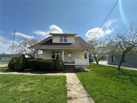 638 Locust St, Malvern, OH 44644