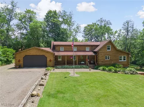 4010 Manchester Ave NW, North Lawrence, OH 44666
