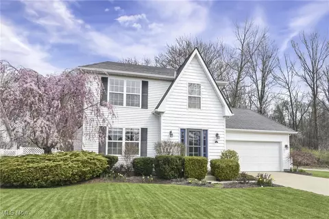471 Elm St, Sheffield Lake, OH 44054