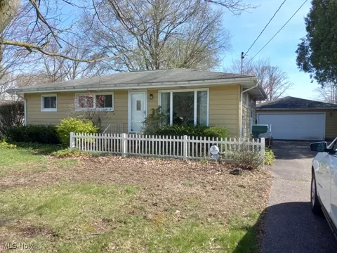 2735 Clearwater, Warren, OH 44485