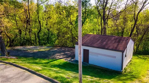 Exterior - 268 Beech Rd, Weirton, WV 26062 photo 6 of 9