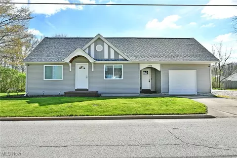 1310 Pennsylvania Ave, Mcdonald, OH 44437