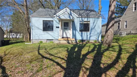 1326 Hardesty Blvd, Akron, OH 44320