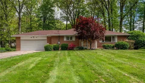 3011 Hoffman Cir NE, Warren, OH 44483