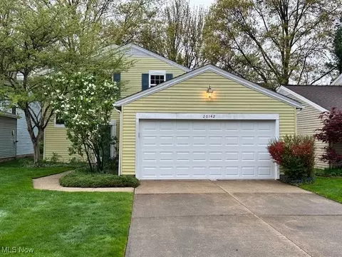 26142 Raintree Blvd, Olmsted Falls, OH 44138