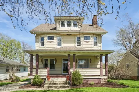 2551 Robindale Ave, Akron, OH 44312