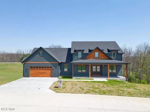 164 Apple Hill Ln, Parkersburg, WV 26104