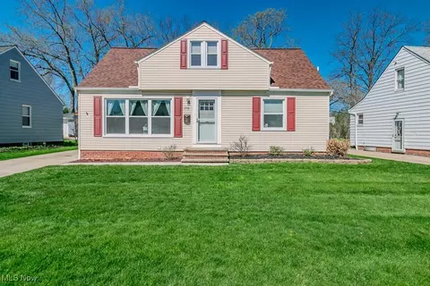 1718 Mayfair Blvd, Mayfield Heights, OH 44124