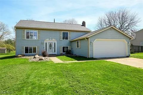 8637 Crow Dr, Macedonia, OH 44056