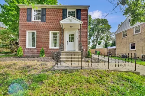 349 E Park Ave, Barberton, OH 44203