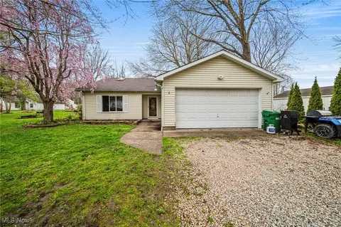 1456 Lake View Ave, Madison, OH 44057