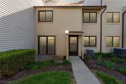 1400 Cedarwood Dr #20C, Westlake, OH 44145