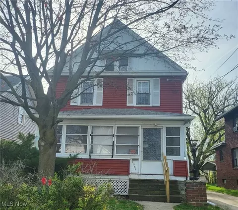 2058 16th St SW, Akron, OH 44314