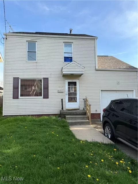 2824 9th St NW, Canton, OH 44708