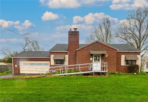 3631 Dover Rd, Youngstown, OH 44511