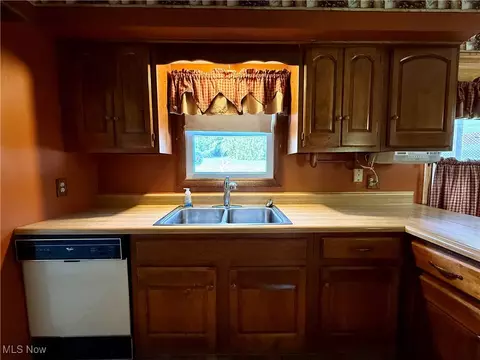 Kitchen - 41 Wood Rd SE, Carrollton, OH 44615 photo 2 of 3