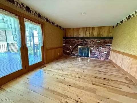 Living - 41 Wood Rd SE, Carrollton, OH 44615 photo 1 of 4