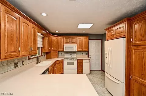 6945 Northview Ave NE, Canton, OH 44721 photo 16