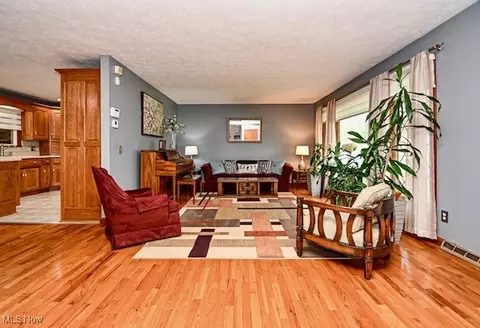 6945 Northview Ave NE, Canton, OH 44721 photo 9