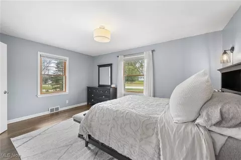 Bedroom - 35085 Bainbridge Rd, Solon, OH 44139 photo 3 of 5