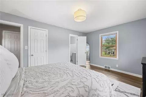 Bedroom - 35085 Bainbridge Rd, Solon, OH 44139 photo 4 of 5