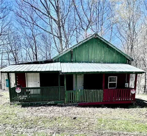 851 Umstead Rdg, Creston, WV 26141