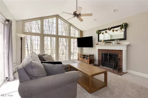 970 Centerville Trl, Aurora, OH 44202 photo 6