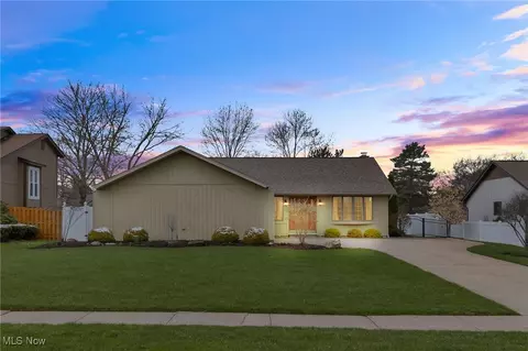 19032 Quail Hollow Dr, Strongsville, OH 44136