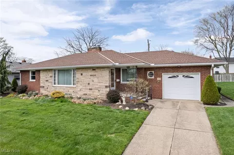 303 E Woodsdale Ave, Akron, OH 44301