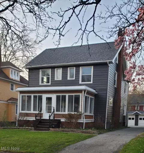 3235 Redwood Rd, Cleveland Heights, OH 44118