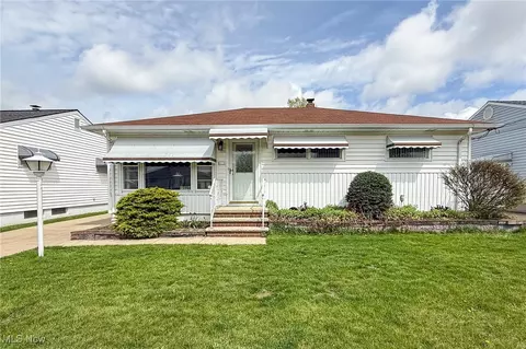 15988 Remora Blvd, Brook Park, OH 44142