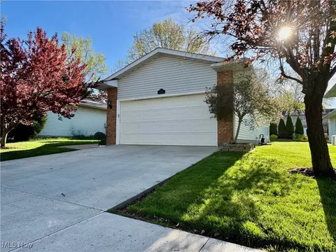 1673 Oakwood Cir, Wooster, OH 44691