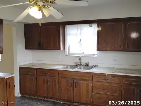 1393 E 262nd St, Euclid, OH 44132 photo 8