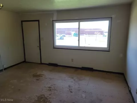 1393 E 262nd St, Euclid, OH 44132 photo 6